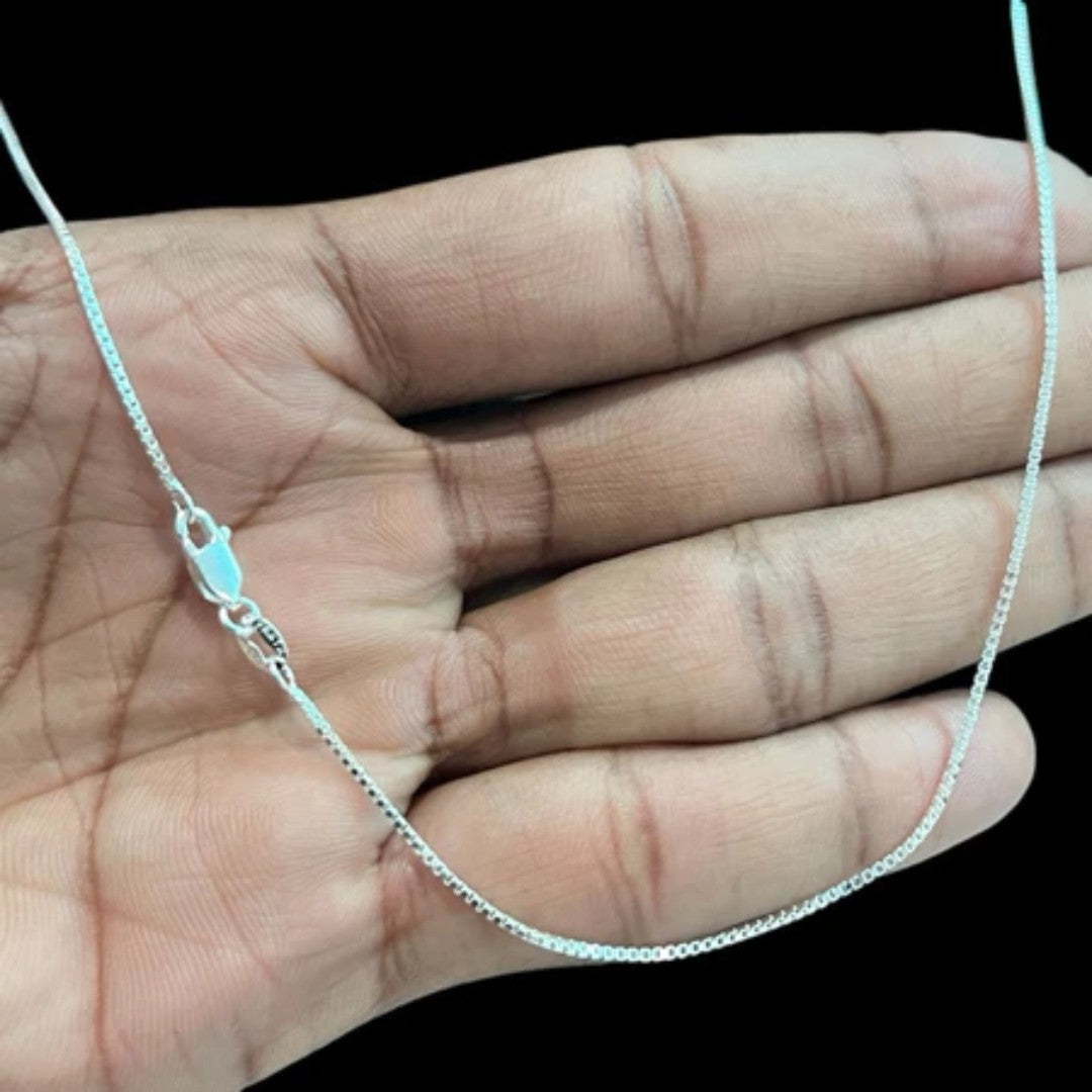 🍀 FortunaSteel™ – Corrente Masculina em Prata com Pingente de Trevo da Sorte