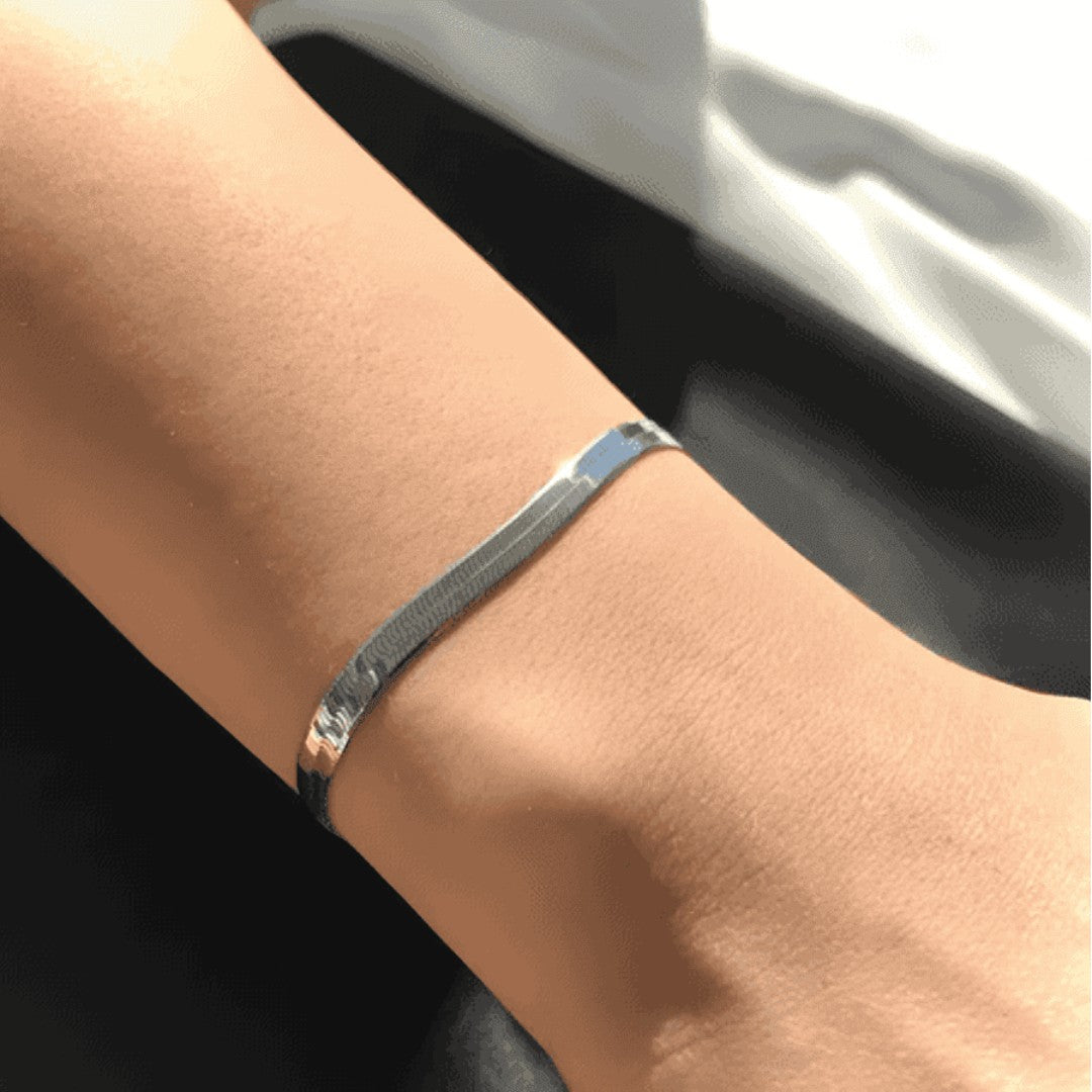 💎 GoldenLuxe™ – Kit Colar Laminado e Pulseira Folheados a Ouro 18K