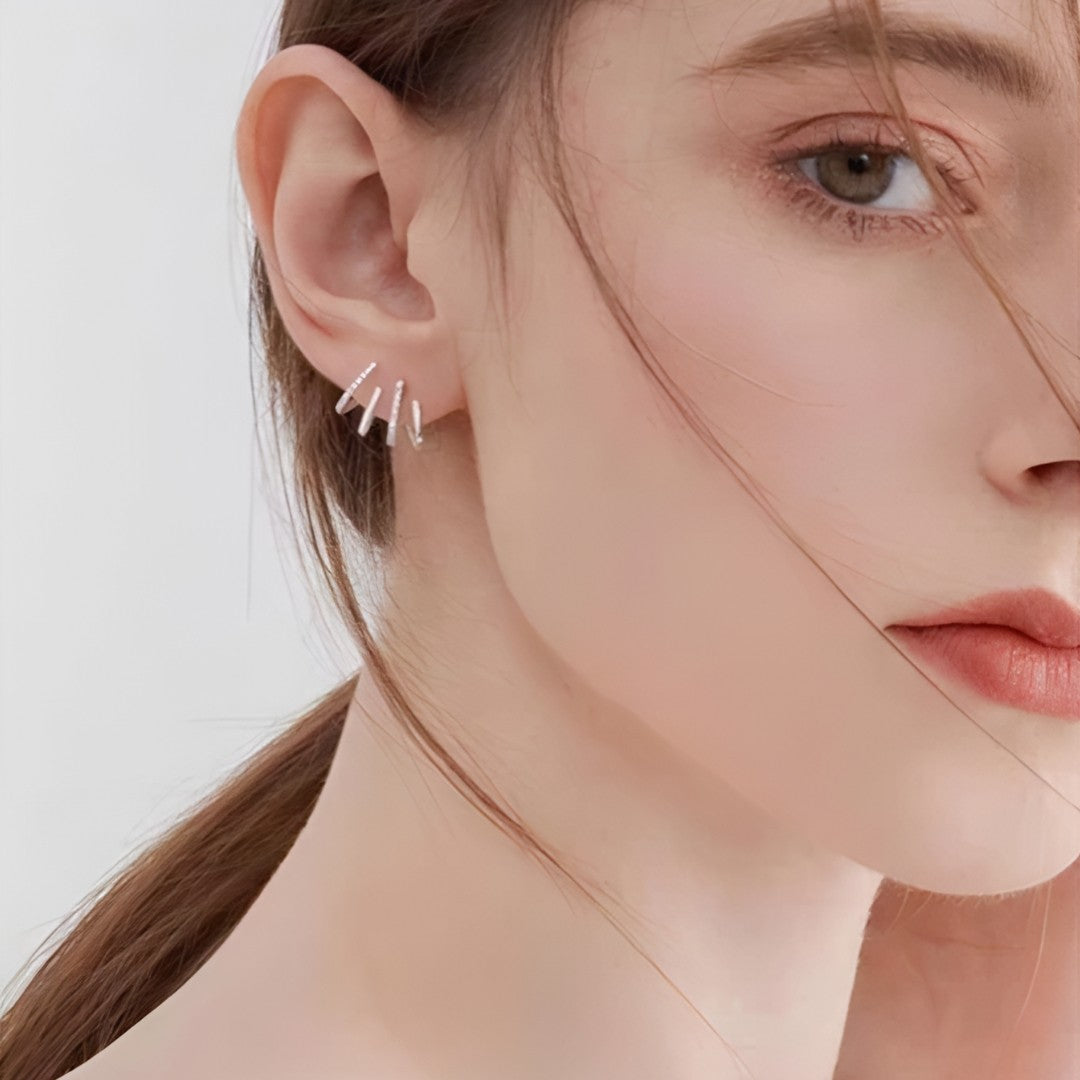 💎 GeoShine™ – Brincos Geométricos com Revestimento em Ouro/Prata e Zircônia