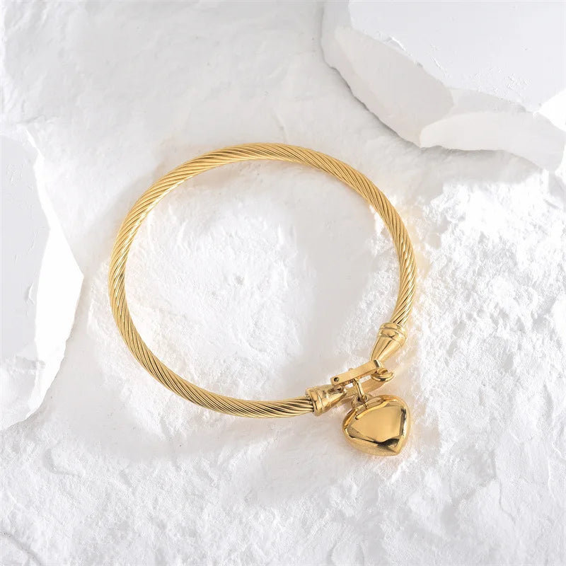 Pulseira Feminina Golden Heart Coração Aço Inoxidável Banhada Ouro 18k