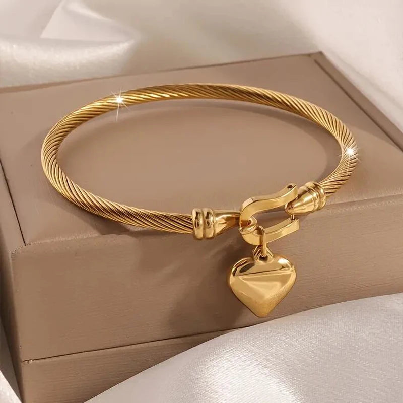 Pulseira Feminina Golden Heart Coração Aço Inoxidável Banhada Ouro 18k
