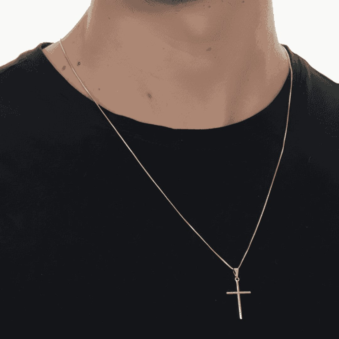 ✝️ FaithGold™ – Corrente Masculina Veneziana com Pingente de Cruz Banhada a Ouro 18K