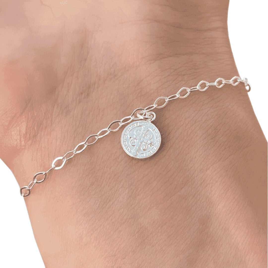 ✨ DivineProtect™ – Pulseira Feminina de Prata 925 com Medalha de São Bento