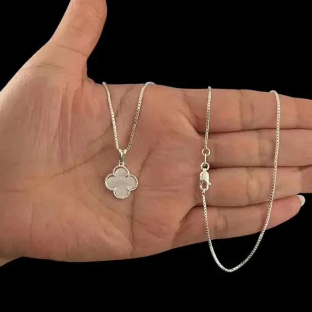 🍀 FortunaSteel™ – Corrente Masculina em Prata com Pingente de Trevo da Sorte